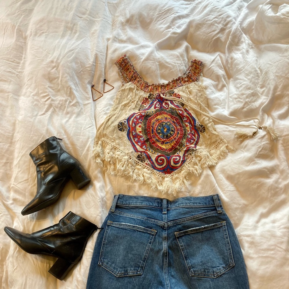 Brand STUDIO F Size SMALL (EARRINGS AND SHOES NOT INCLUDED)